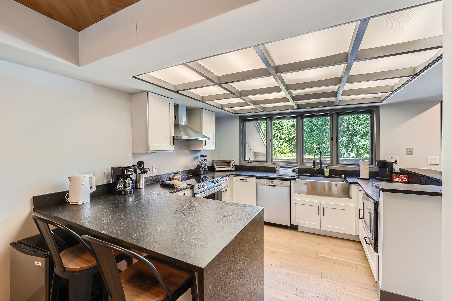 1750 S Frontage Road W — Kitchen